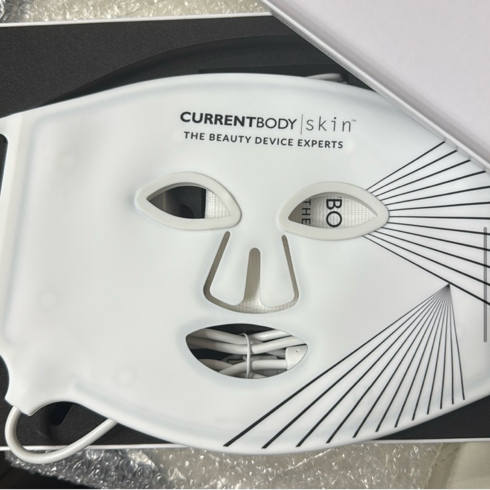 LED Light Therapy Face Mask - Multicolor - Picture 3 of 8